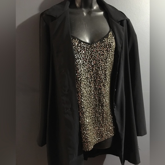 Beautiful Sequin top with adjustable spaghetti straps. - Picture 6 of 16